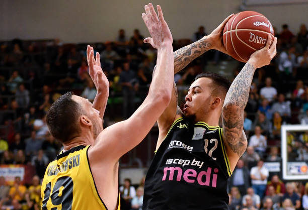 他在欧冠赛 他在欧冠赛